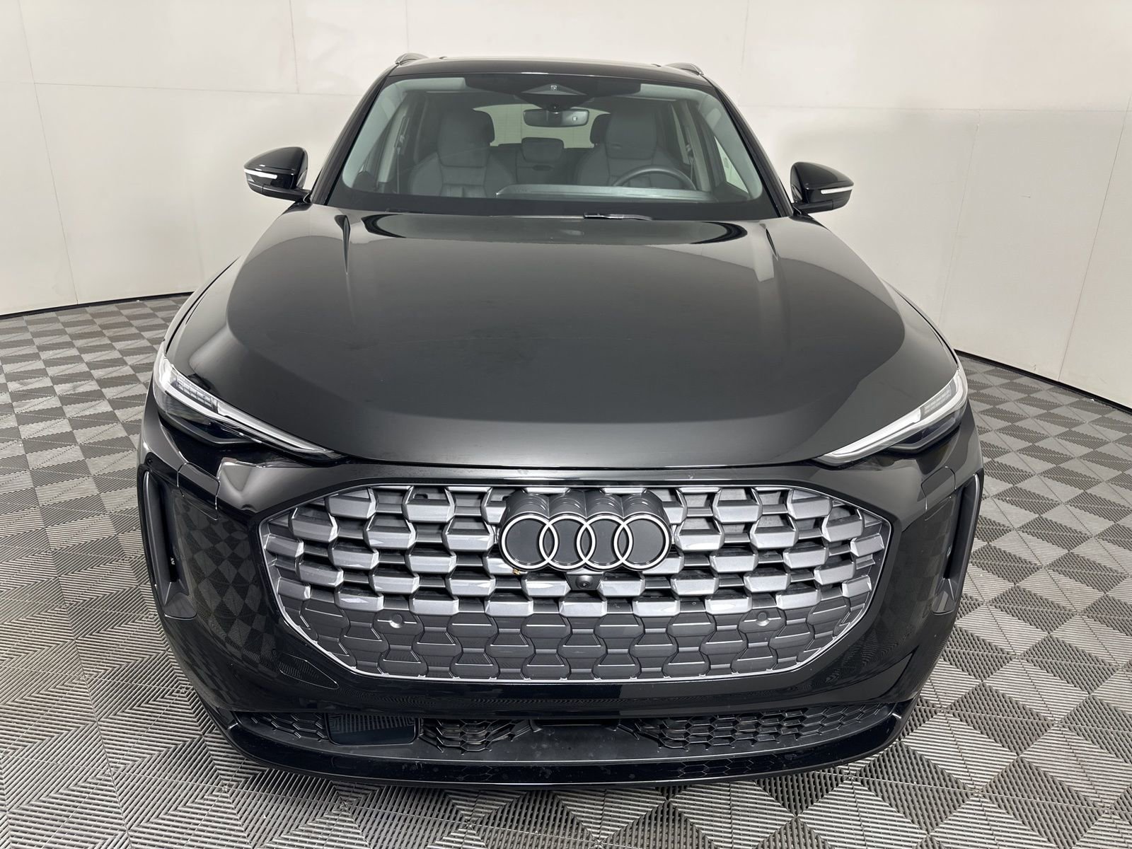 Certified 2025 Audi Q5 Premium Plus w/ Premium Plus AWD/4WD image 2