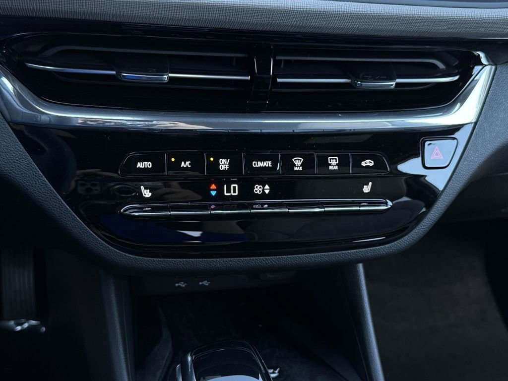 New 2026 Buick Envista Sport Touring FWD image 21