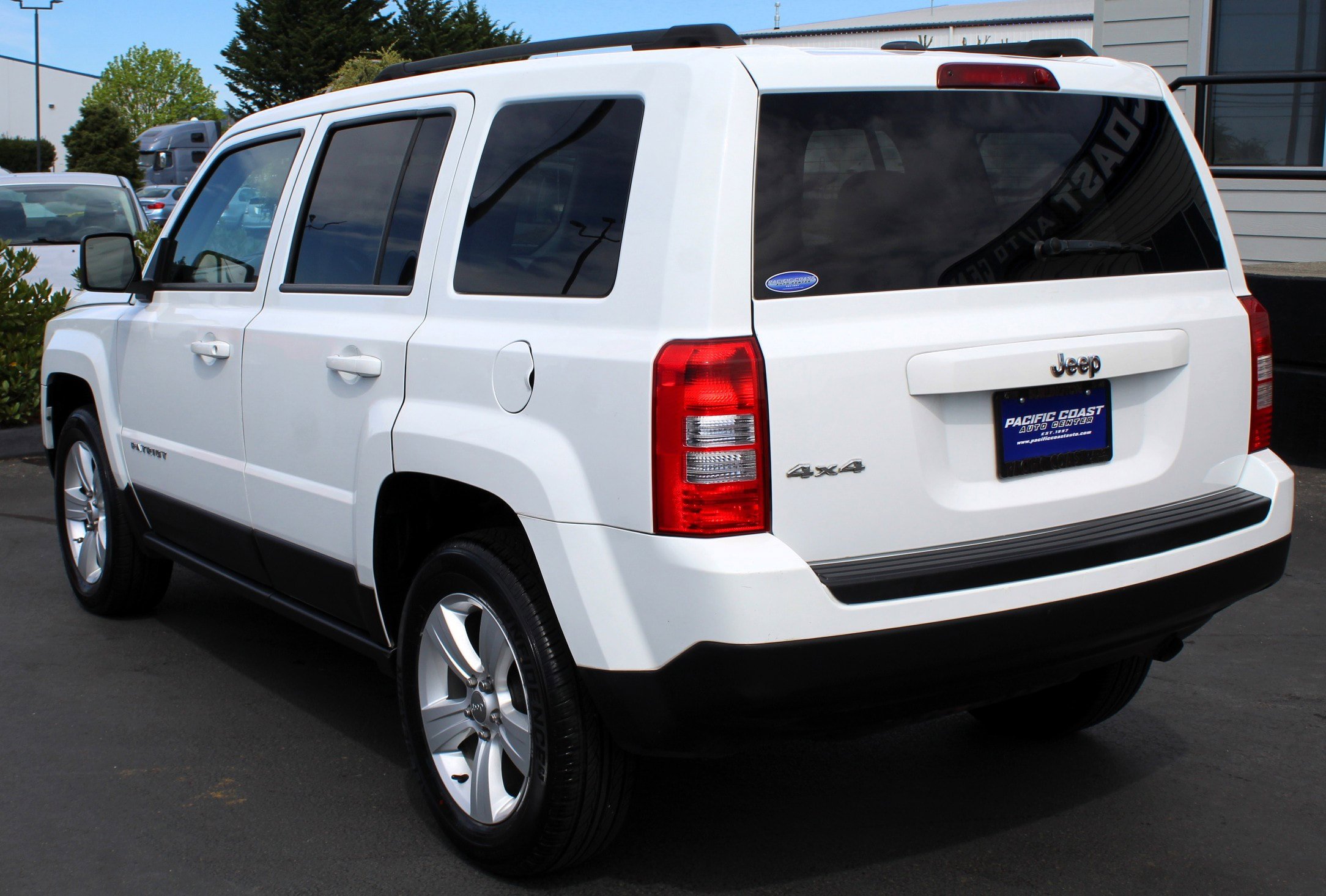 Used 2014 Jeep Patriot Sport w/ Power Value Group AWD/4WD image 4