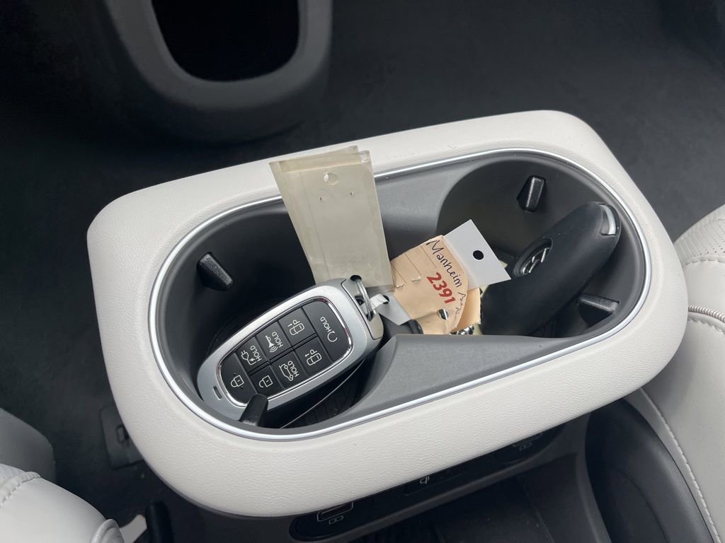 Used 2023 Hyundai Ioniq 5 Limited image 28