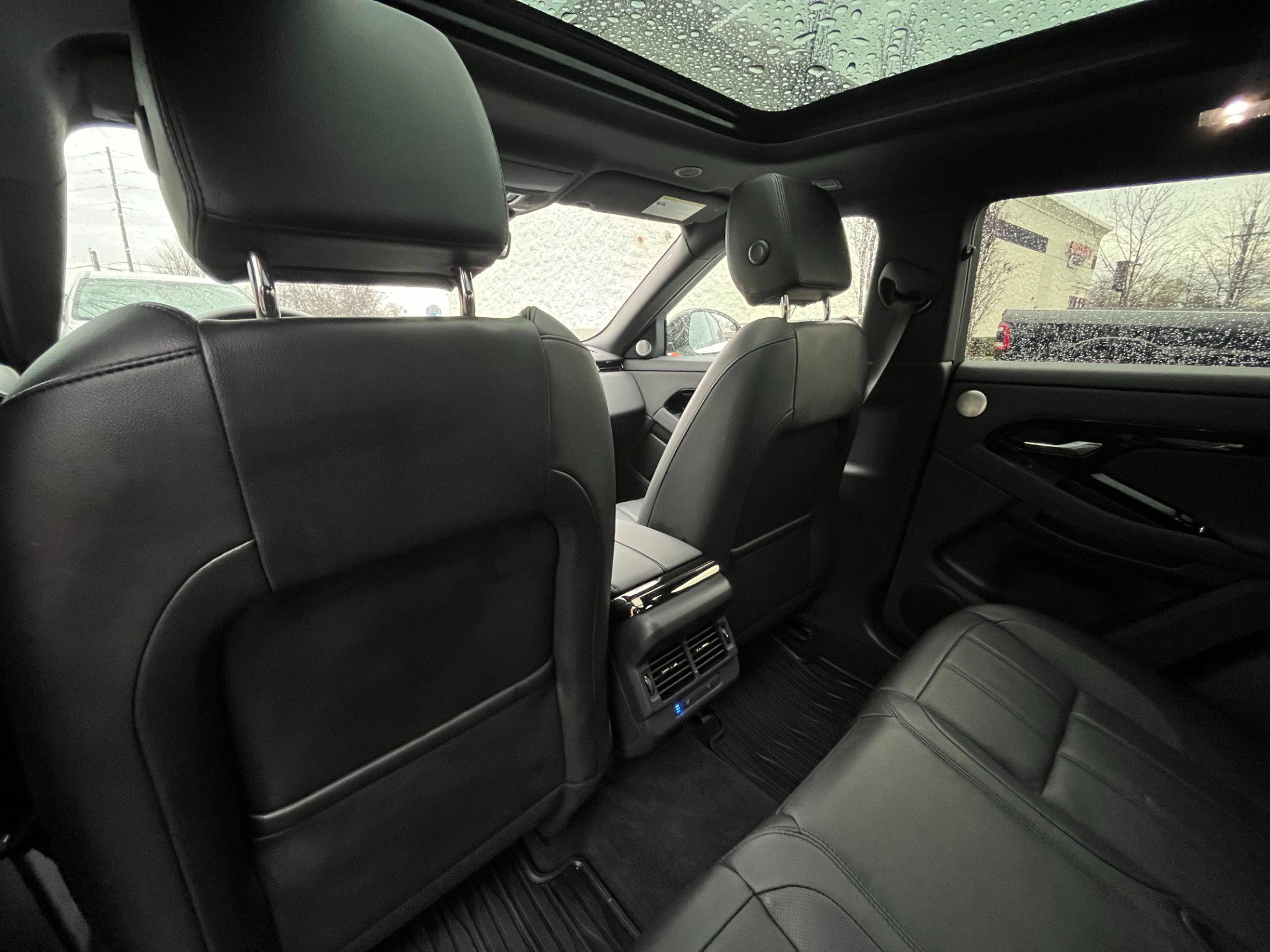 Used 2024 Land Rover Range Rover Evoque Dynamic SE image 44