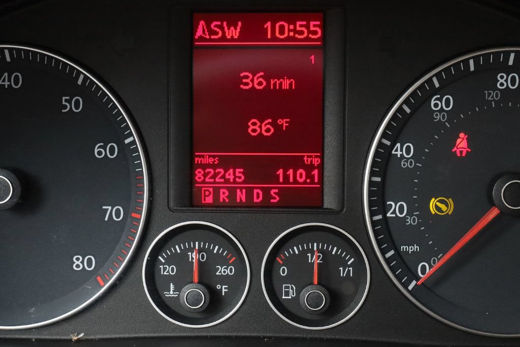 Used 2008 Volkswagen Eos 2.0T FWD image 40