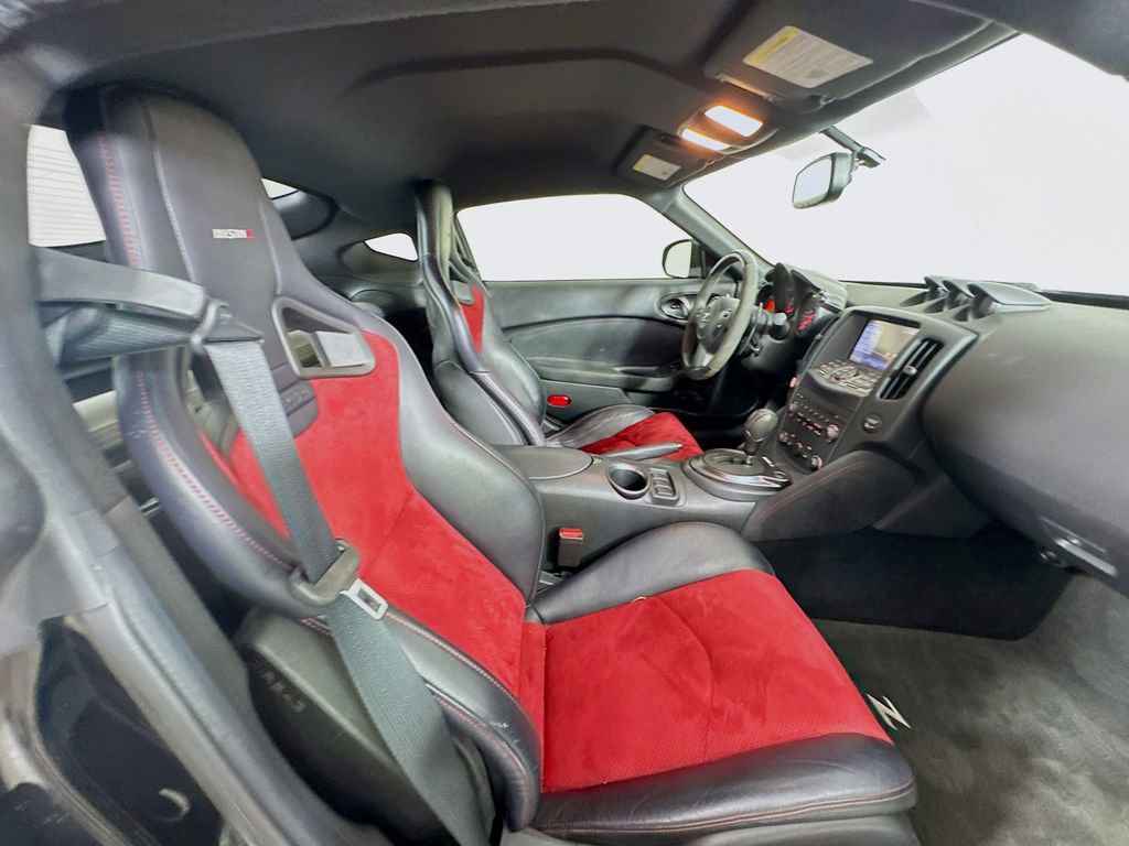 Used 2015 Nissan 370Z NISMO image 23