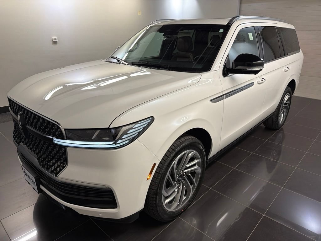New 2026 Lincoln Navigator Reserve AWD/4WD image 3