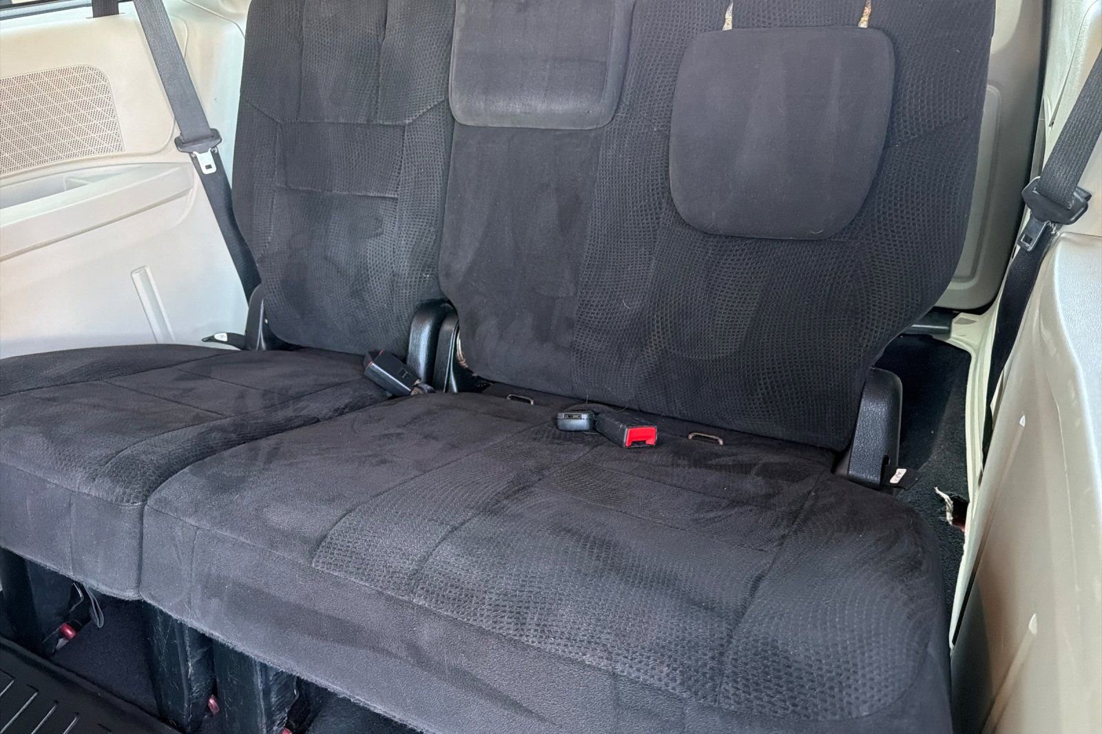 Used 2013 Dodge Grand Caravan SXT FWD image 16