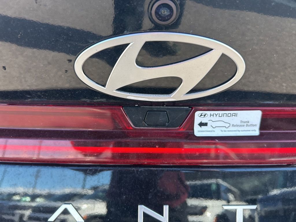 Used 2025 Hyundai Elantra SEL w/ Cargo Package image 25