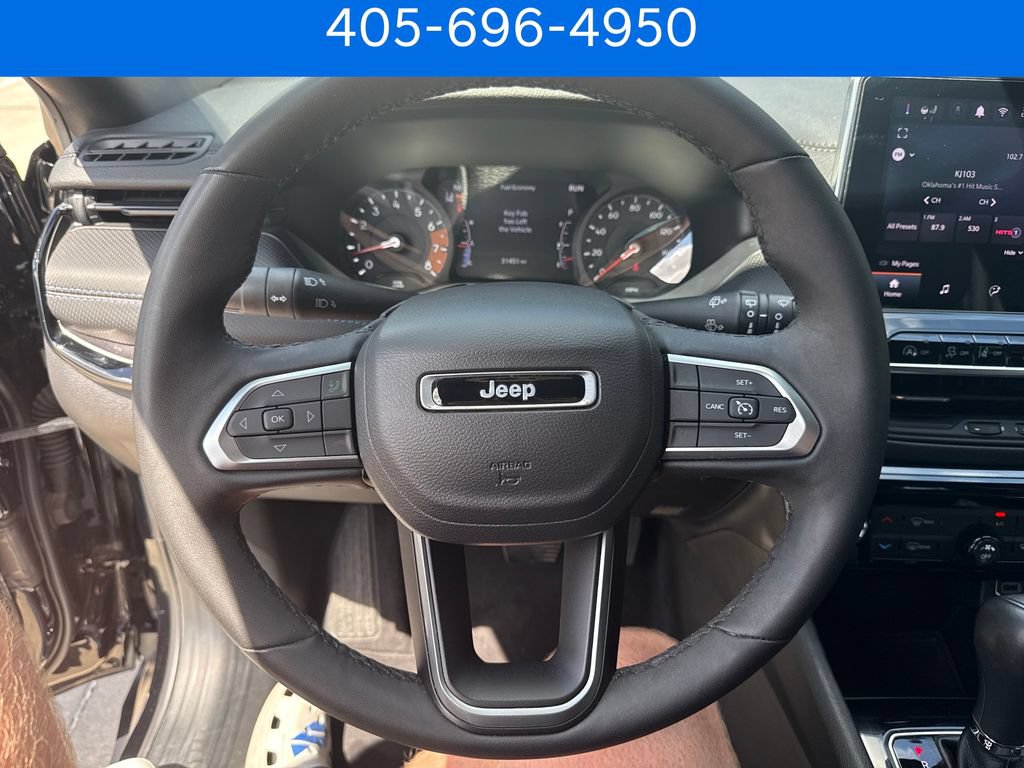 Used 2026 Jeep Compass Latitude AWD/4WD image 16