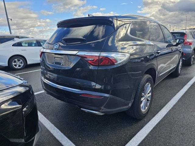 Used 2024 Buick Enclave Premium image 3