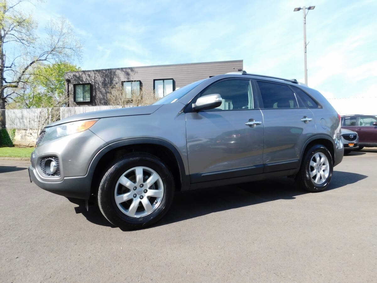 Used 2013 Kia Sorento LX w/ Convenience Pkg image 4