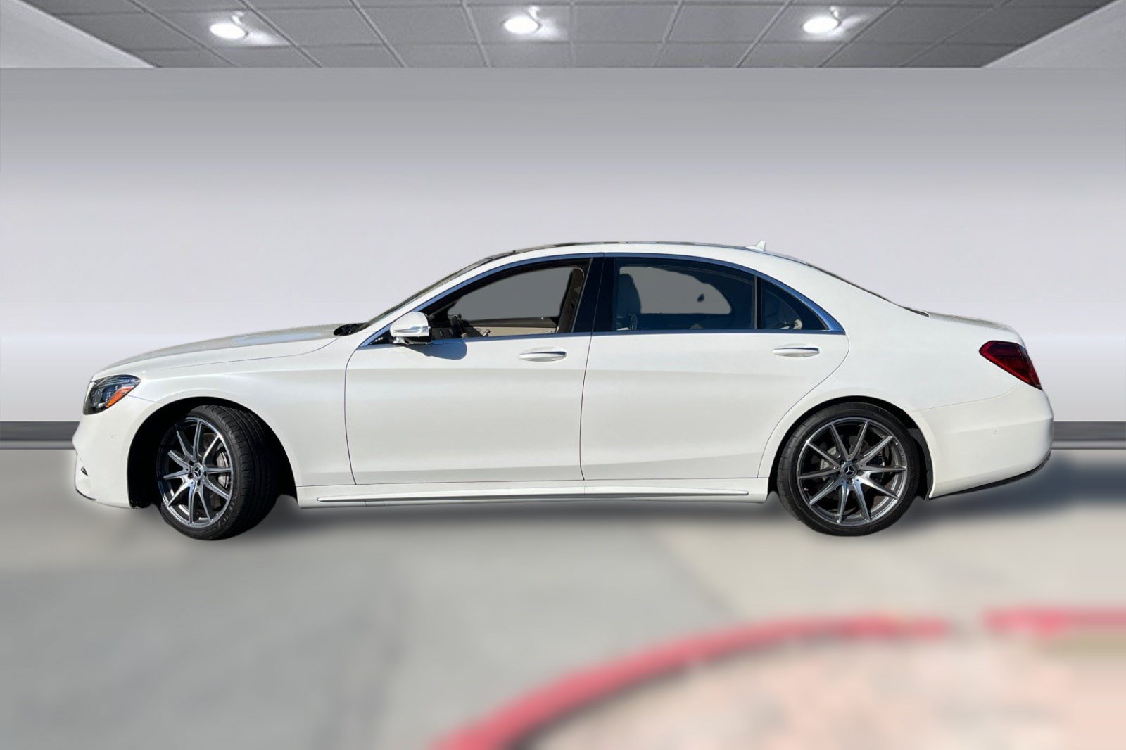 Used 2018 Mercedes-Benz S 560 Sedan image 2