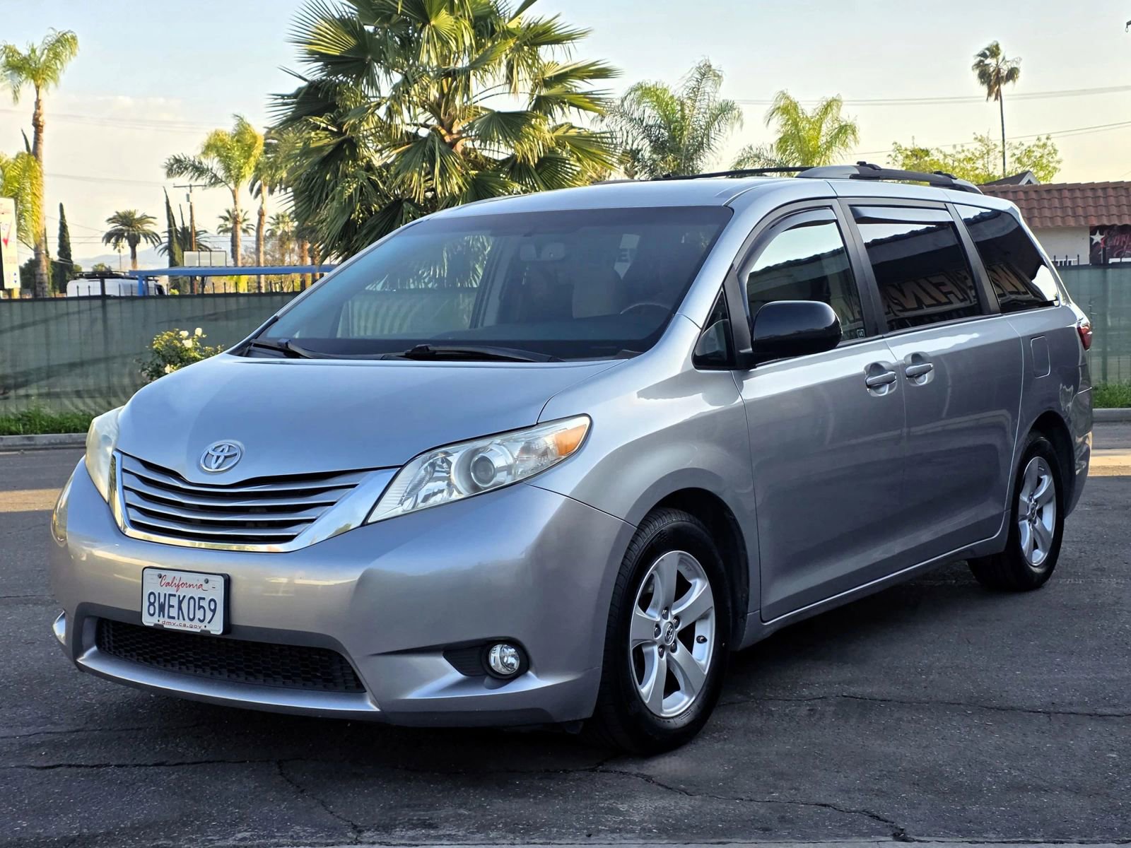 Used 2017 Toyota Sienna LE w/ Cargo Management Package