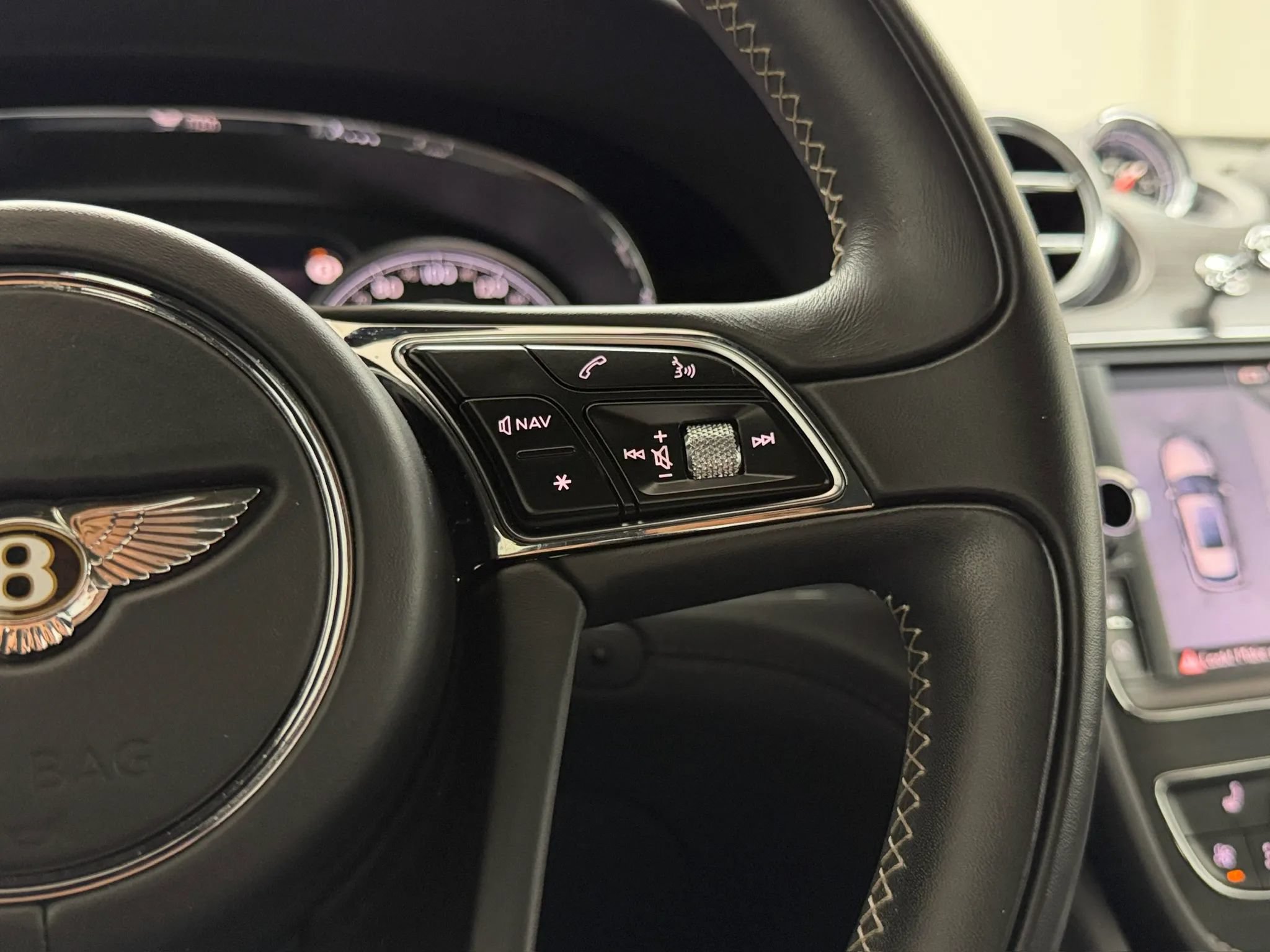 Used 2019 Bentley Bentayga AWD/4WD image 68