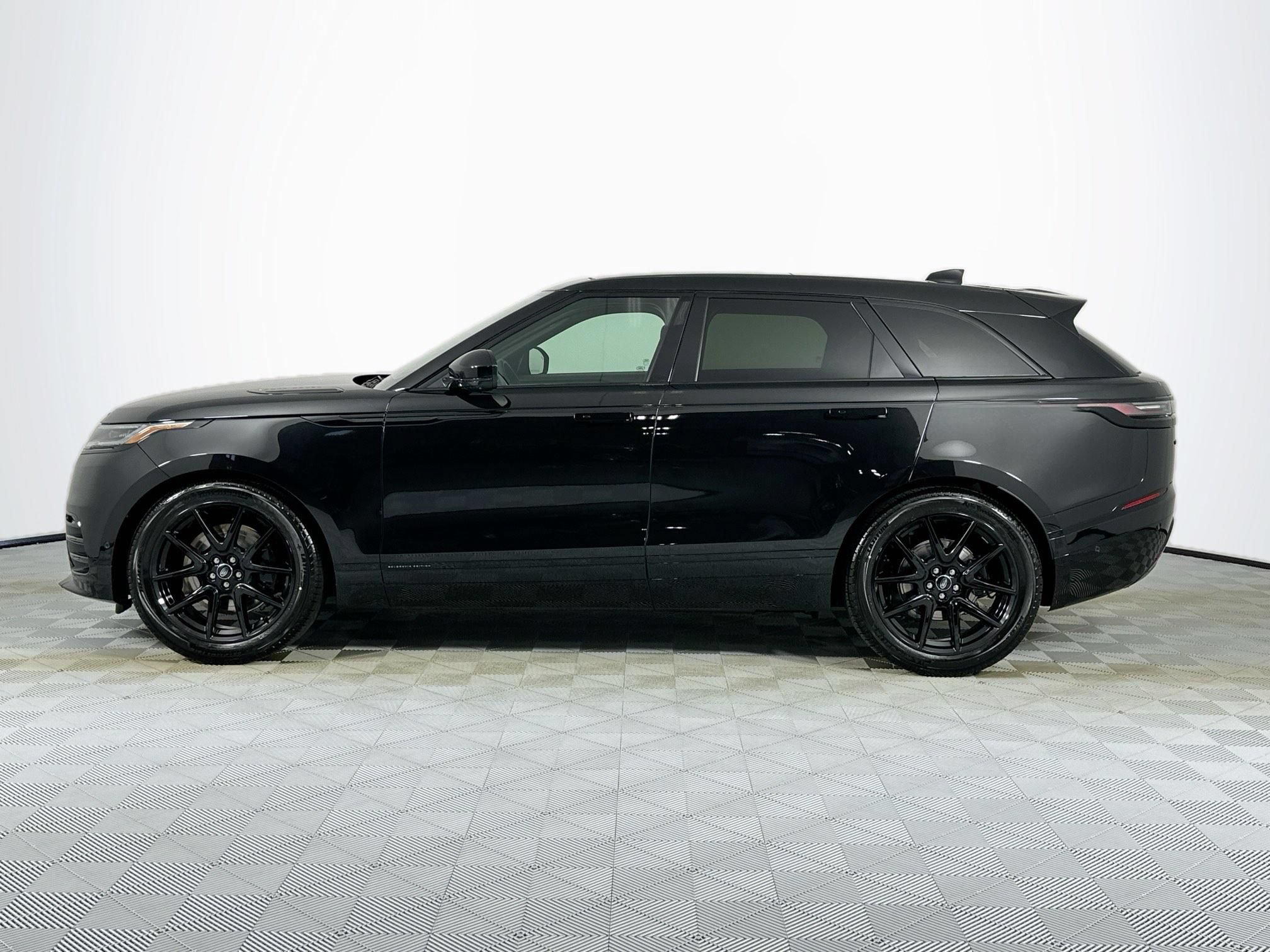 Used 2026 Land Rover Range Rover Velar Belgravia AWD/4WD image 8