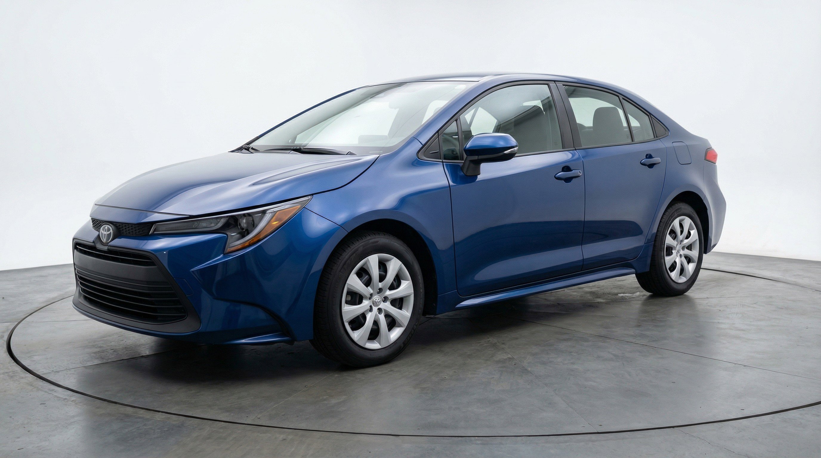 Used 2025 Toyota Corolla LE image 3