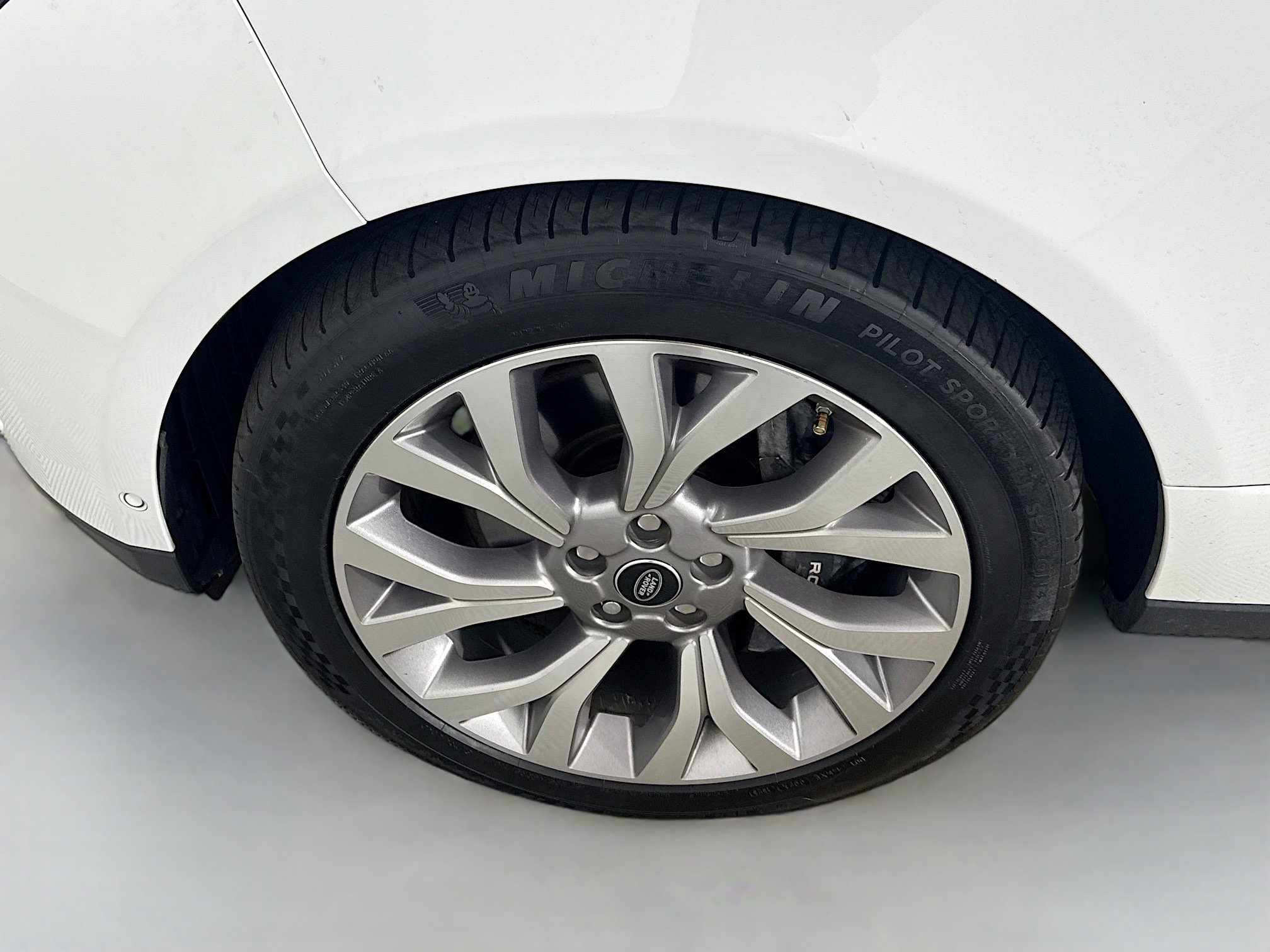 Used 2019 Land Rover Range Rover HSE image 38