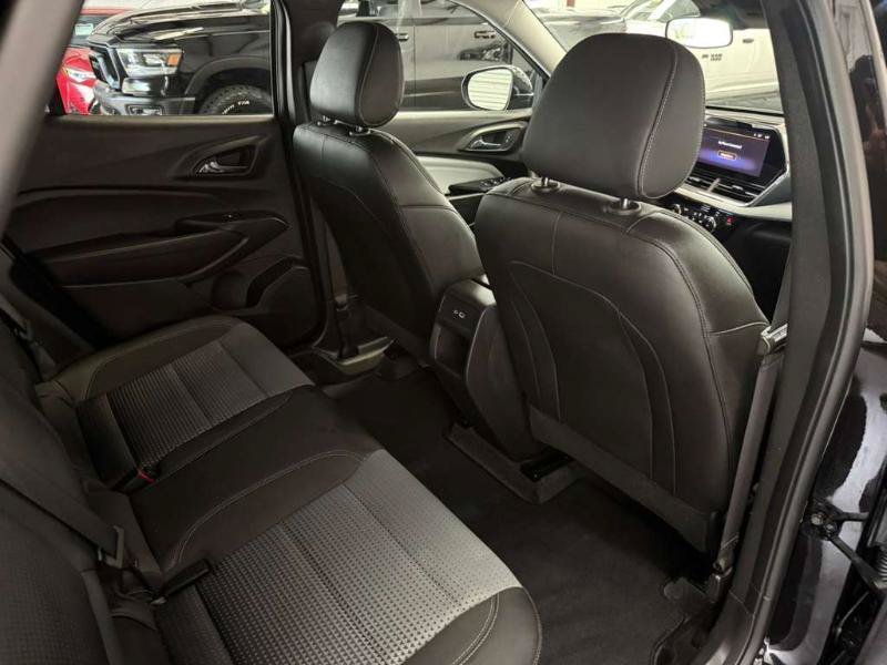 Used 2025 Chevrolet Trax LT w/ LT Convenience Package FWD image 20