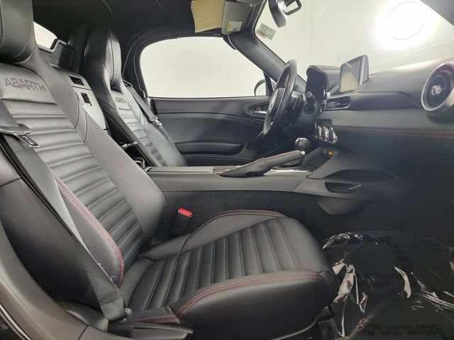 Used 2020 FIAT 124 Spider Abarth w/ Convenience Group RWD image 15