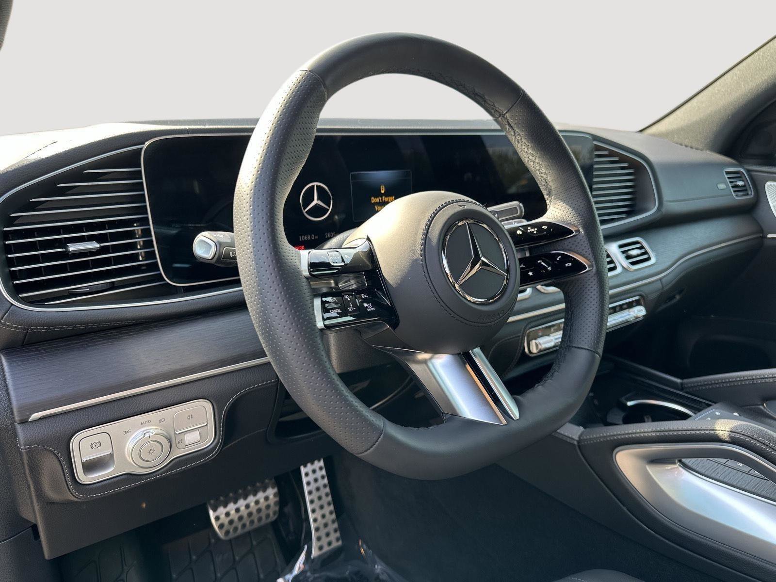 Used 2025 Mercedes-Benz GLS 450 4MATIC image 11