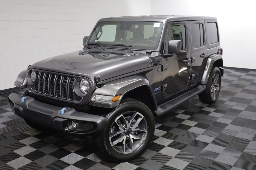 Used 2024 Jeep Wrangler Unlimited w/ Convenience Group AWD/4WD image 2