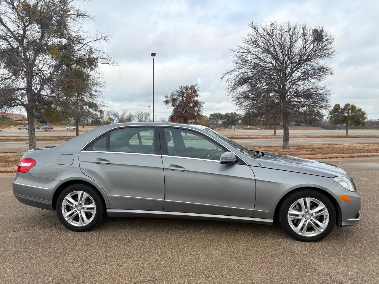 Used 2011 Mercedes-Benz E 350 Sedan image 58