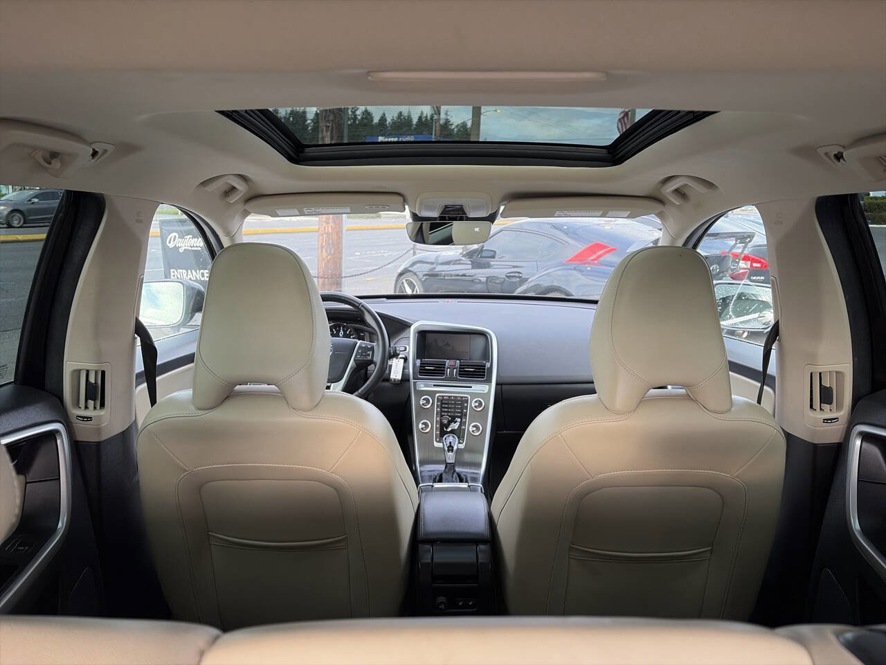 Used 2016 Volvo XC60 T5 Premier image 9