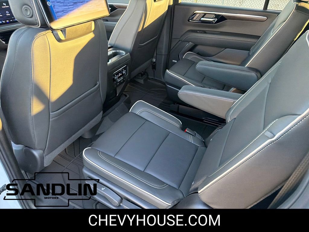 New 2026 Chevrolet Suburban Premier image 23