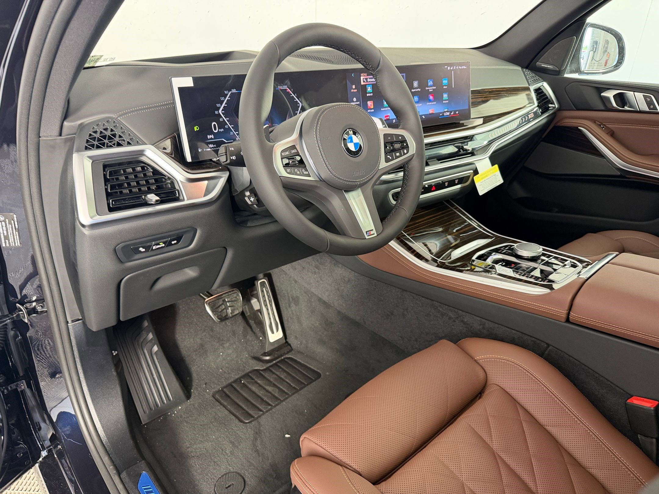 New 2026 BMW X5 xDrive40i w/ M Sport Package AWD/4WD image 4