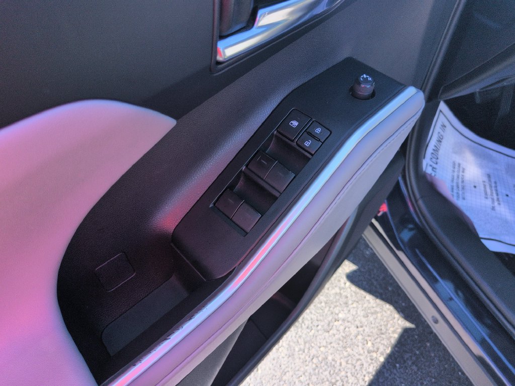 Certified 2022 Toyota Highlander XLE AWD/4WD image 11