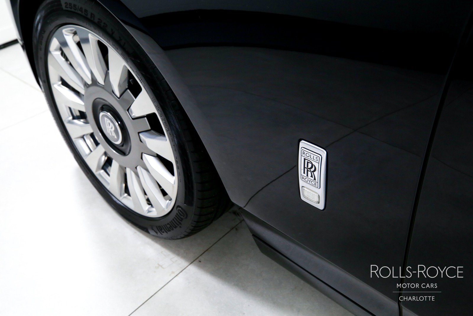 Used 2020 Rolls-Royce Phantom Sedan RWD image 46