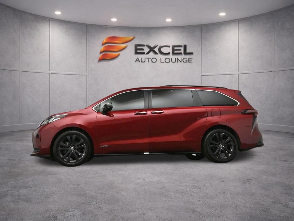 Used 2021 Toyota Sienna XSE image 33