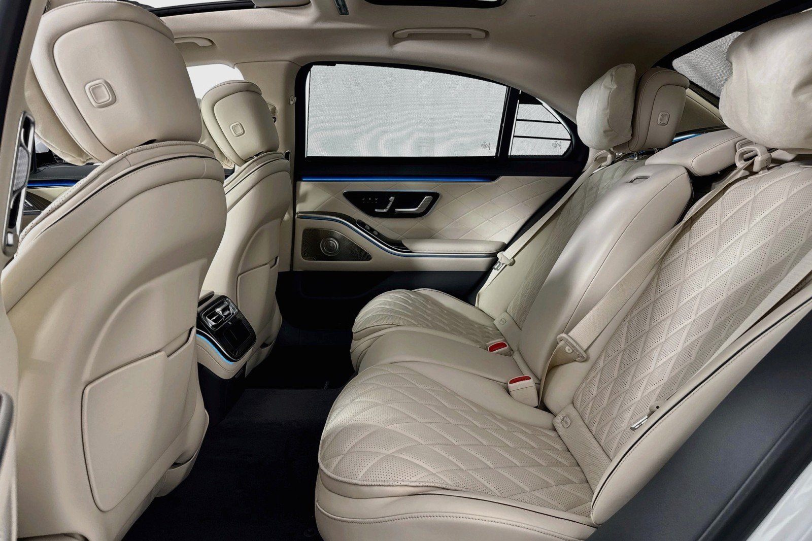 New 2026 Mercedes-Benz S 580e 4MATIC Sedan image 7