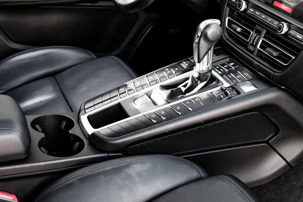 Used 2021 Porsche Macan image 24