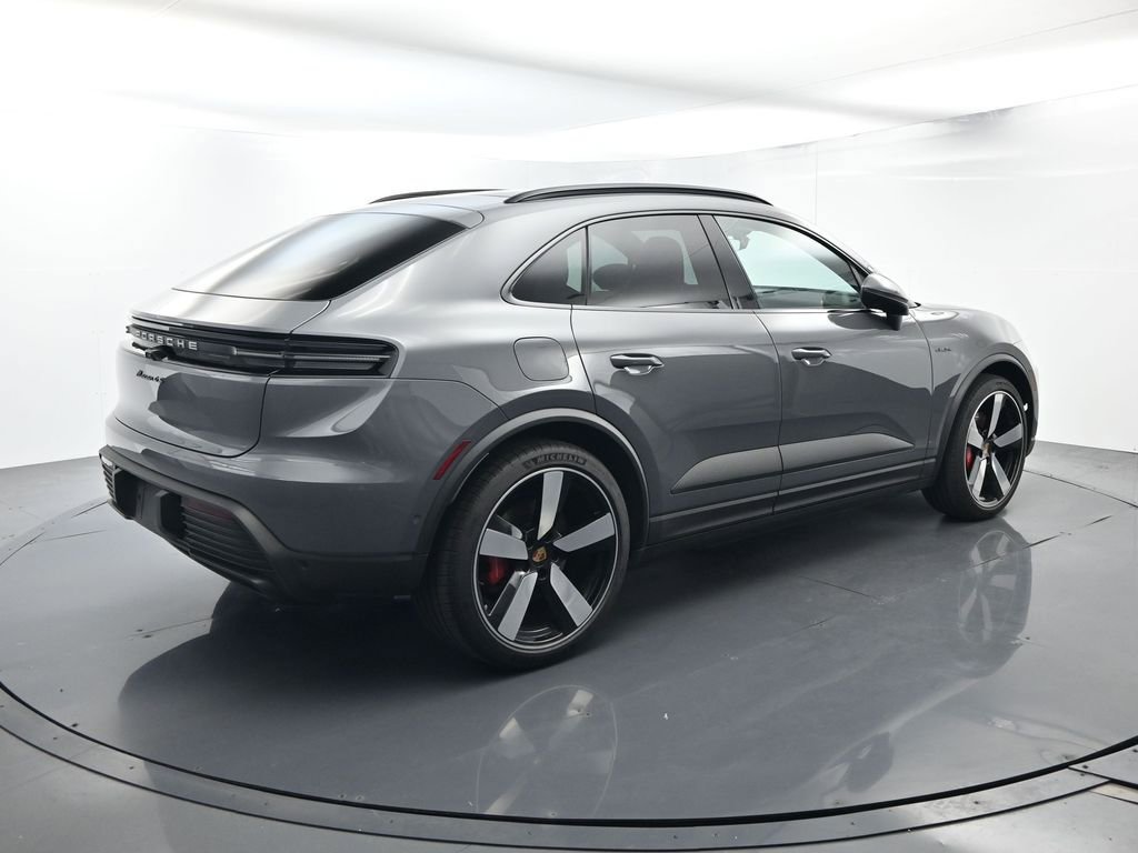 Certified 2025 Porsche Macan 4S Electric AWD/4WD image 15