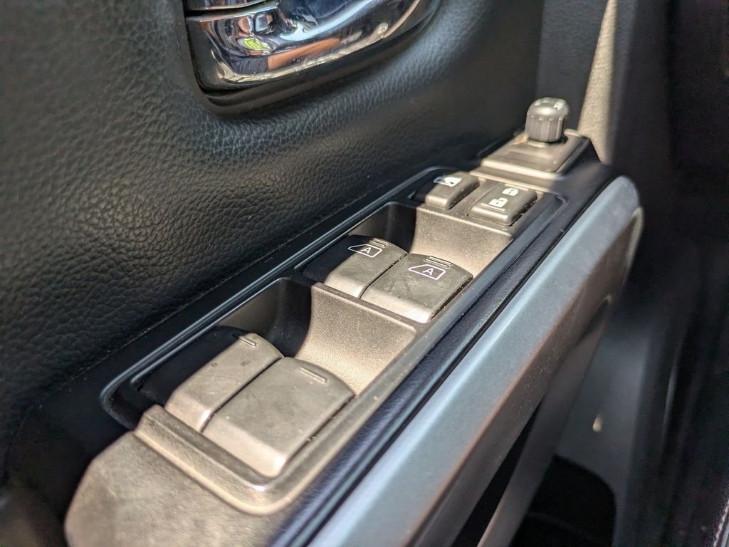 Used 2016 Nissan Titan XD AWD/4WD image 24