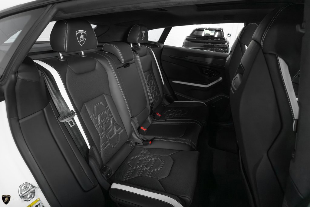 Used 2025 Lamborghini Urus SE image 45
