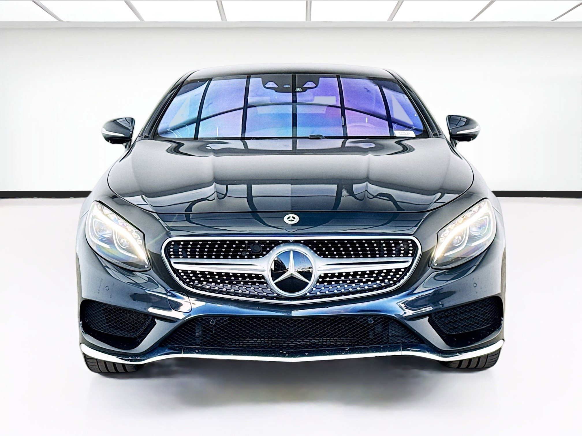 Used 2017 Mercedes-Benz S 550 4MATIC Coupe image 2