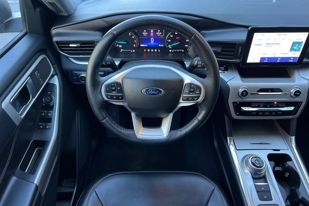 Used 2022 Ford Explorer XLT w/ Equipment Group 202A RWD image 14