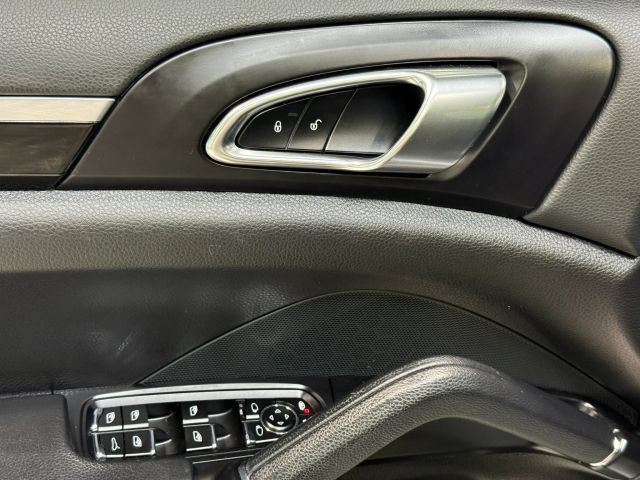 Used 2017 Porsche Cayenne Platinum Edition AWD/4WD image 12