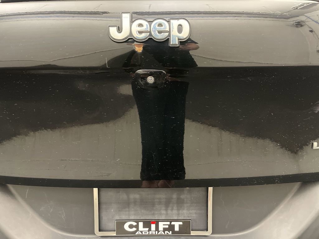 Used 2018 Jeep Cherokee Limited AWD/4WD image 25