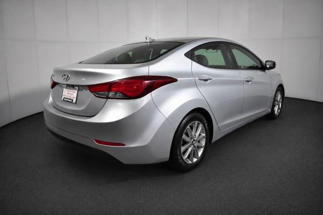 Used 2014 Hyundai Elantra SE w/ Option Group 02 FWD image 4