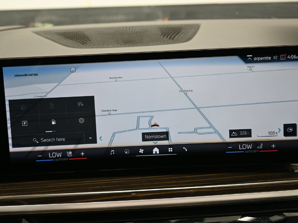 Used 2025 BMW X7 xDrive40i AWD/4WD image 16
