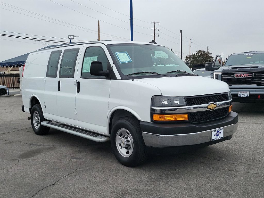 Used 2024 Chevrolet Express 2500 w/ Driver Convenience Package RWD image 24