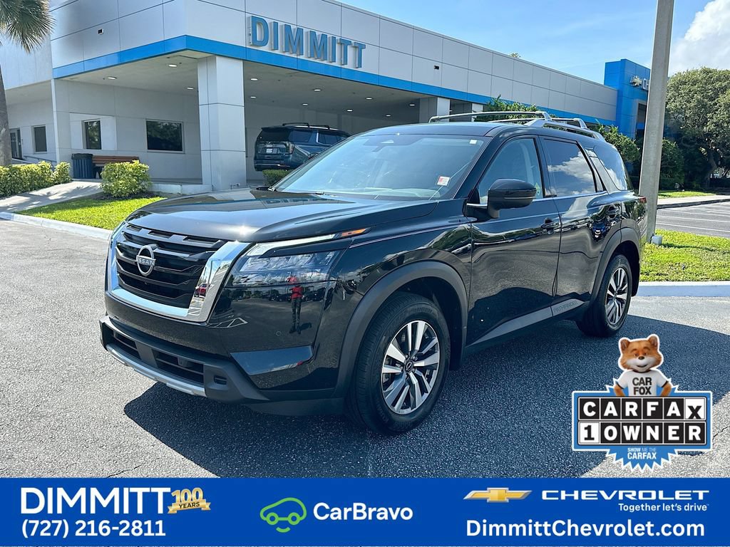 Used 2025 Nissan Pathfinder SL FWD image 1