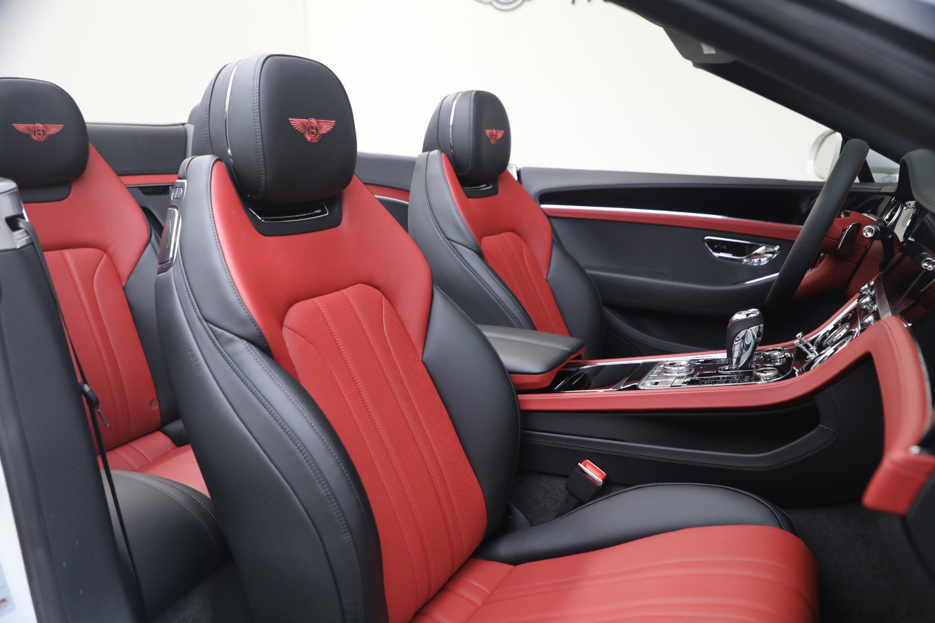 New 2026 Bentley Continental GTC AWD/4WD image 32