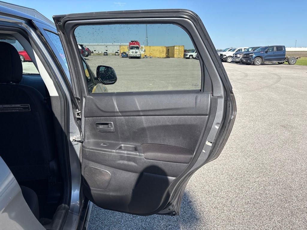 Used 2014 Mitsubishi Outlander Sport ES AWD/4WD image 12
