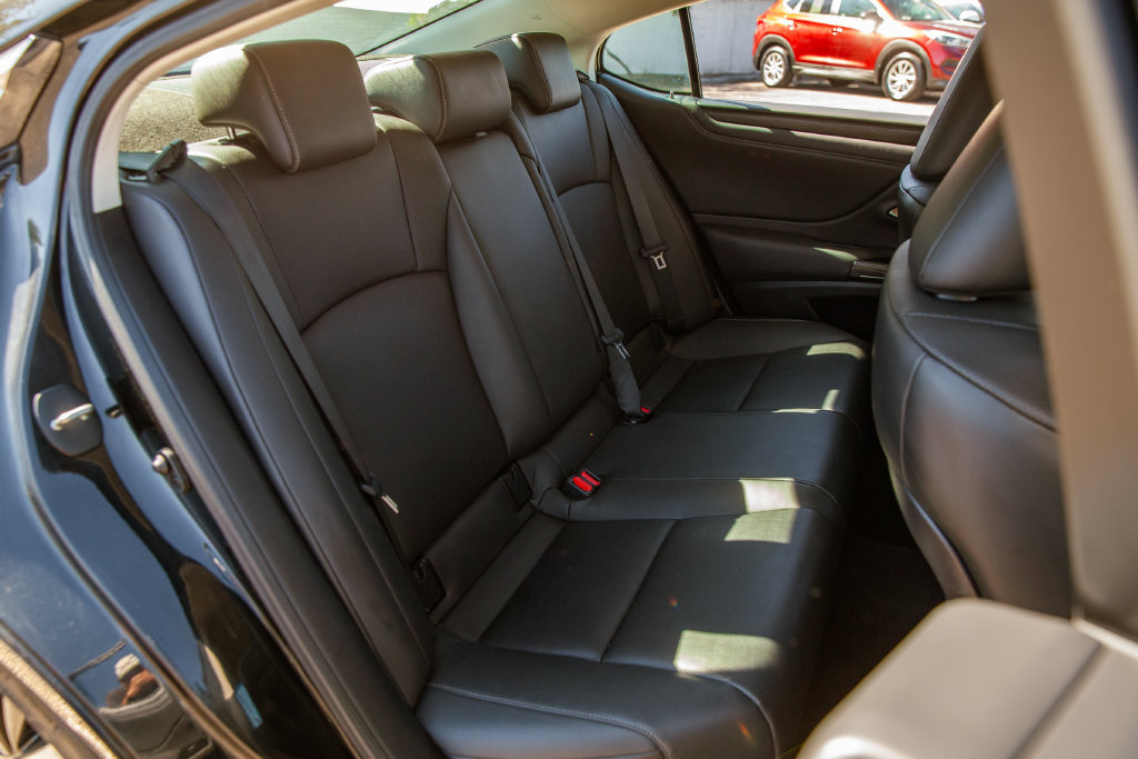 Used 2024 Lexus ES 350 w/ Premium Package FWD image 12