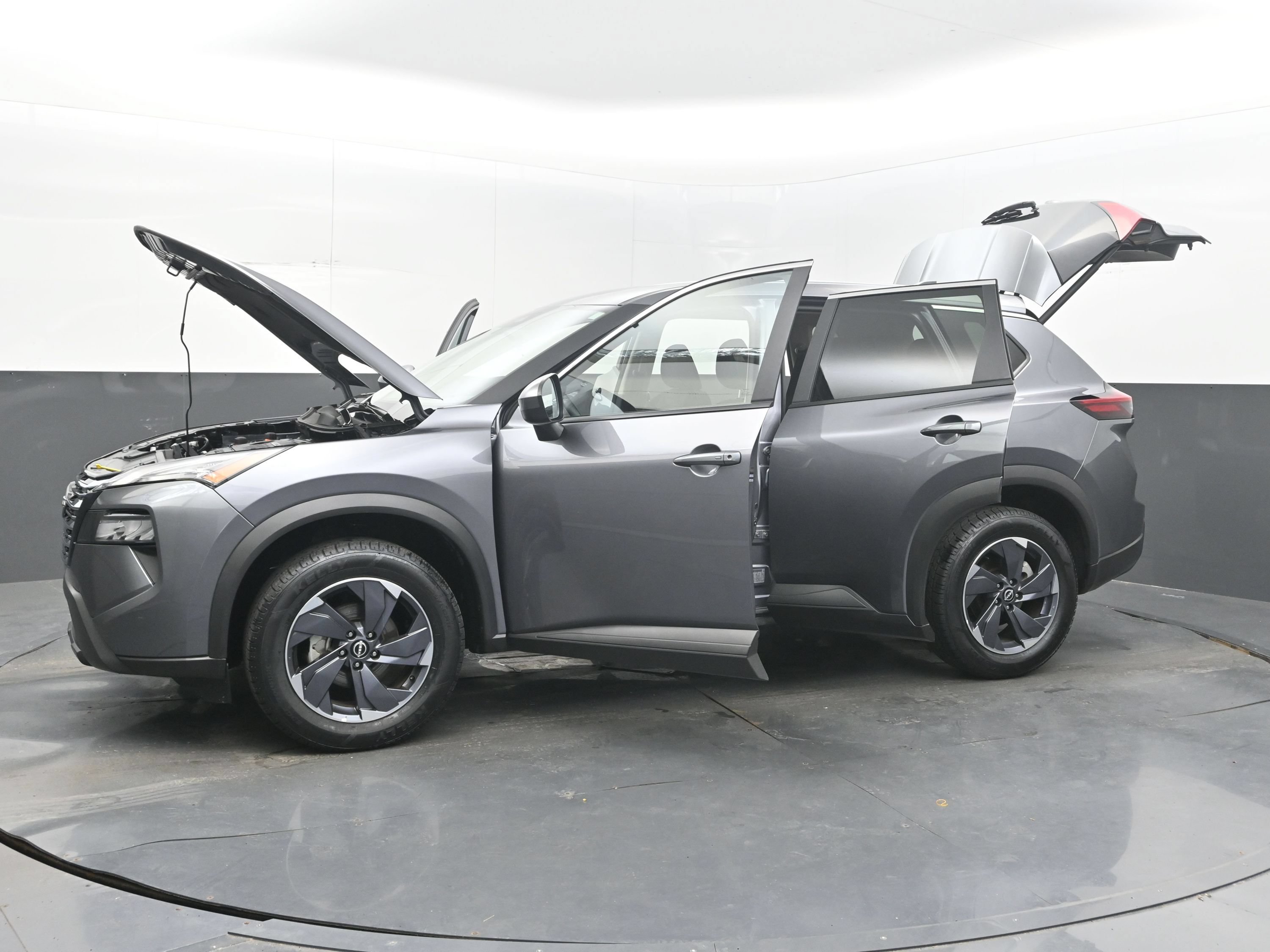 Used 2025 Nissan Rogue SV FWD image 39