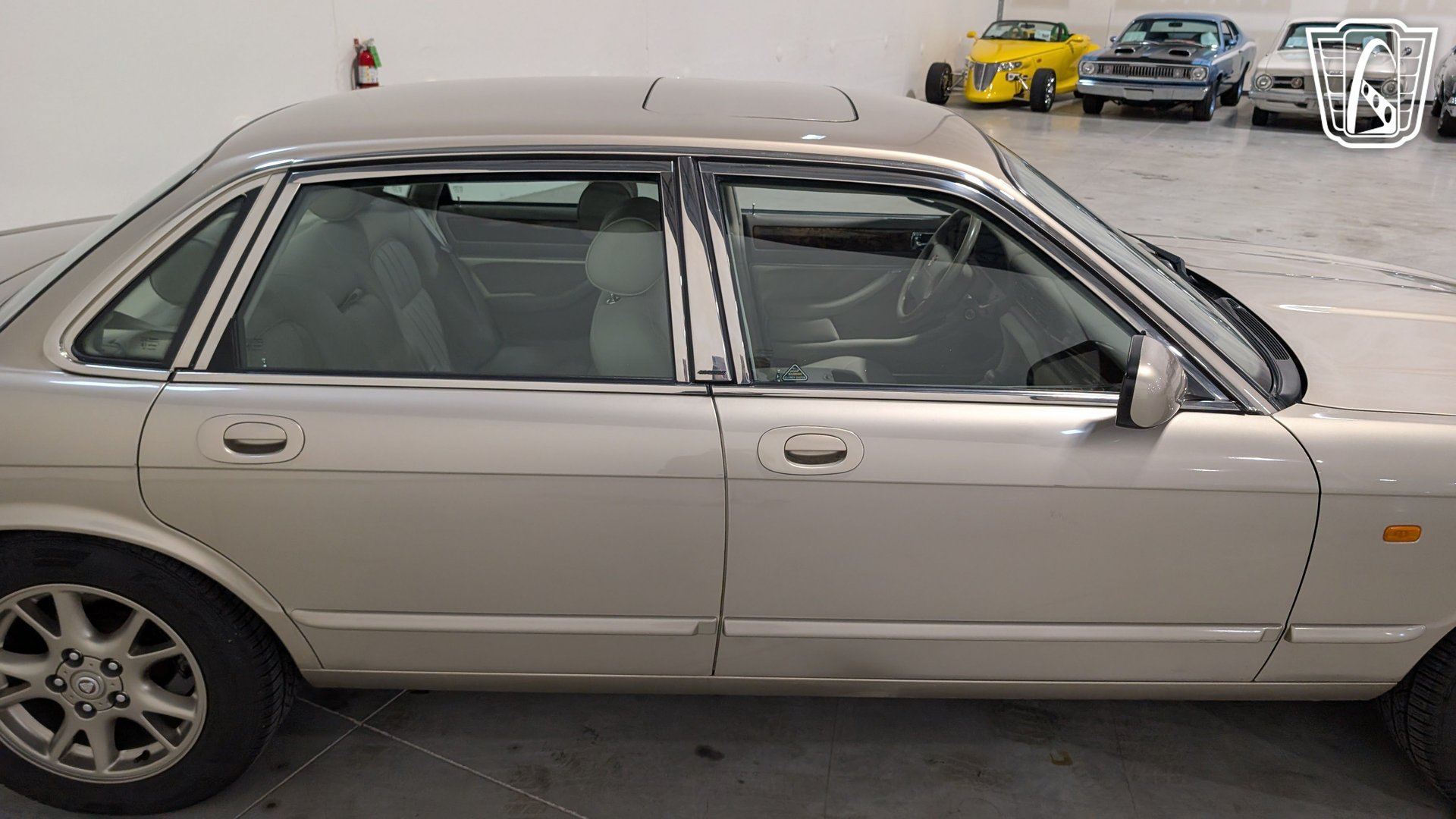 Used 1996 Jaguar XJ6 RWD image 37