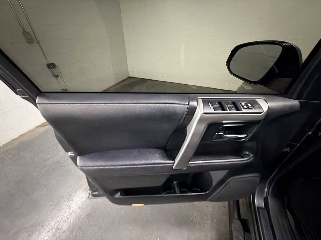 Used 2022 Toyota 4Runner SR5 Premium w/ Moonroof Package AWD/4WD image 23
