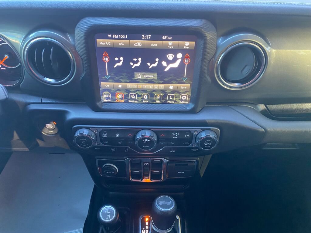 Used 2022 Jeep Wrangler Unlimited Sahara w/ Cold Weather Group image 14